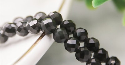 La pierre naturelle Obsidienne